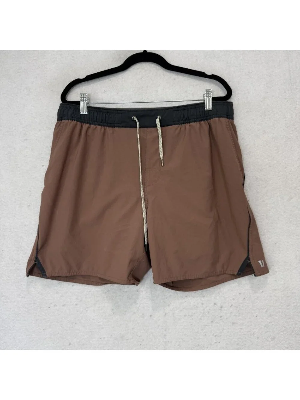 Vuori Shorts Mens XL Brown Lined Athletic Running Training 7 Inch Elastic Waist